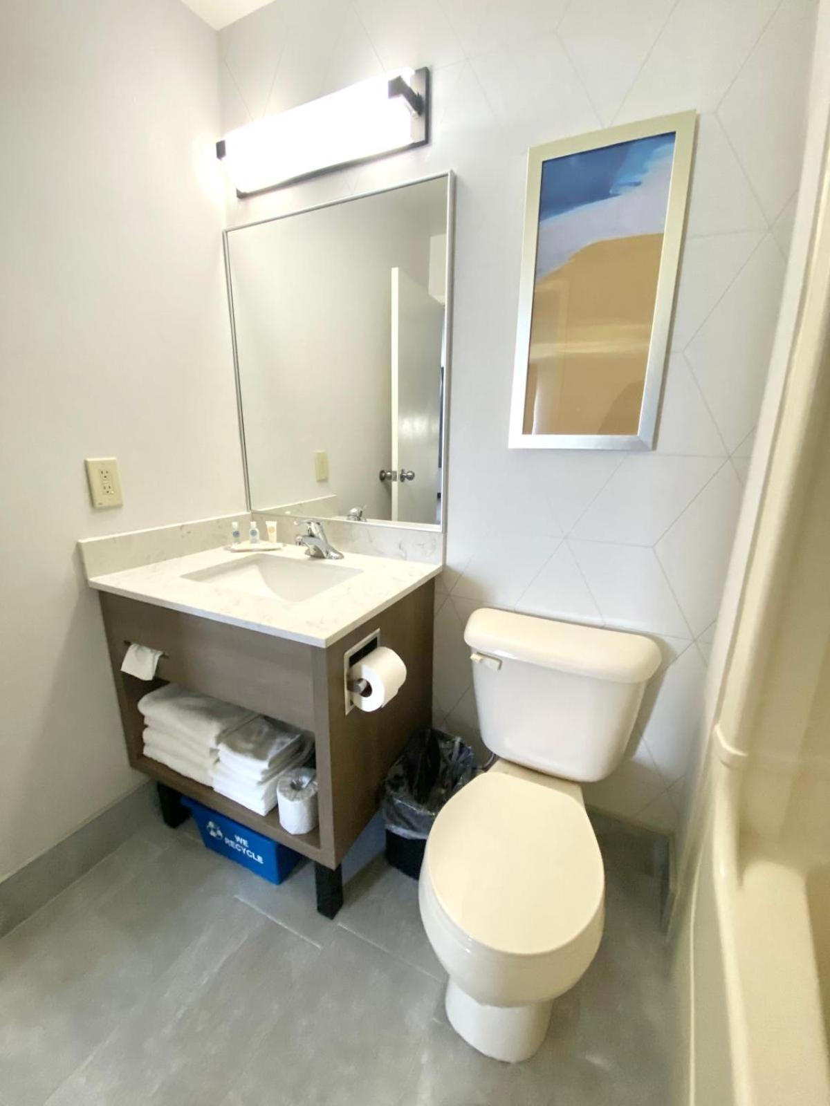 Comfort Inn Sainte-Catherine Εξωτερικό φωτογραφία