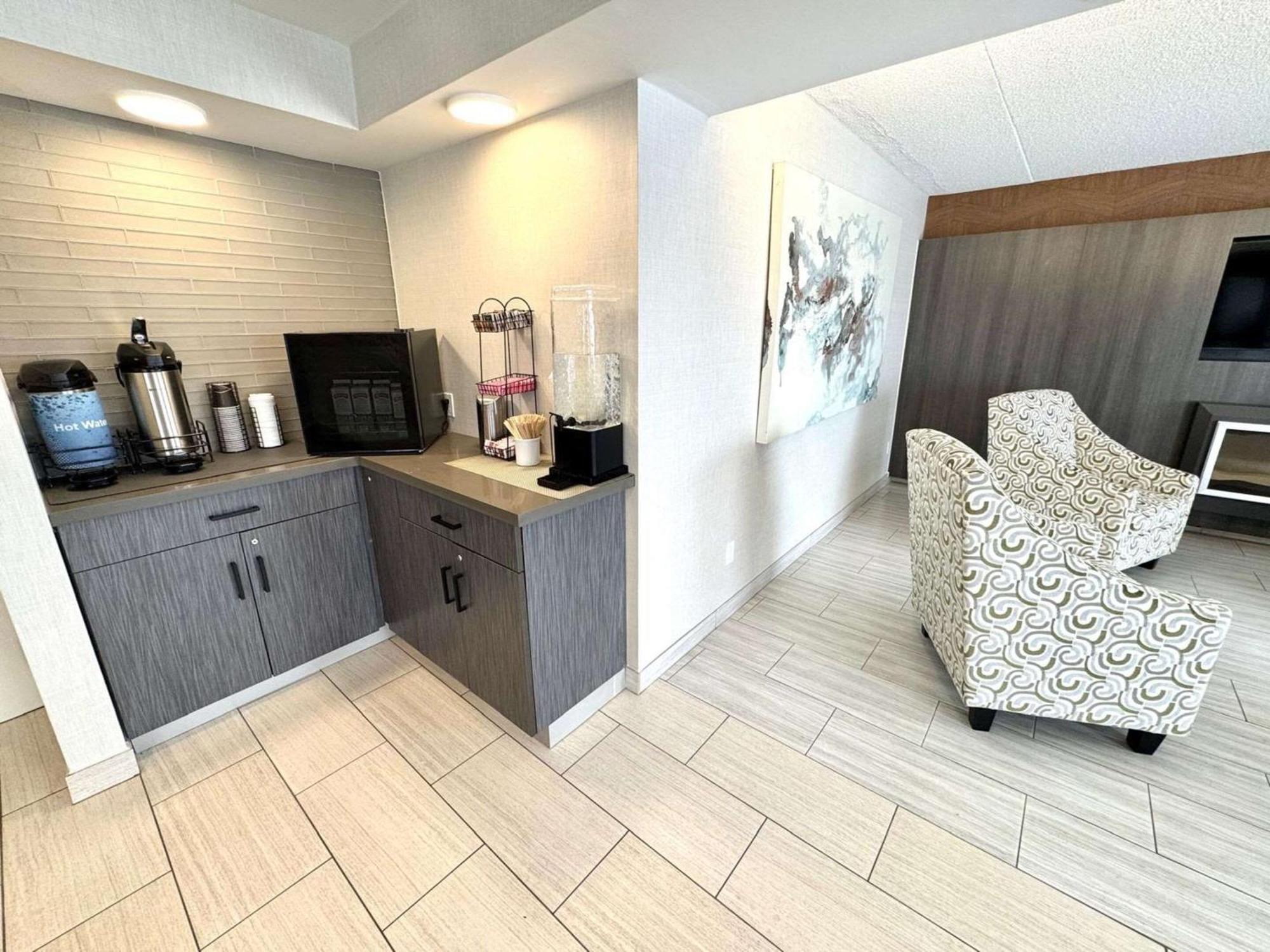 Comfort Inn Sainte-Catherine Εξωτερικό φωτογραφία