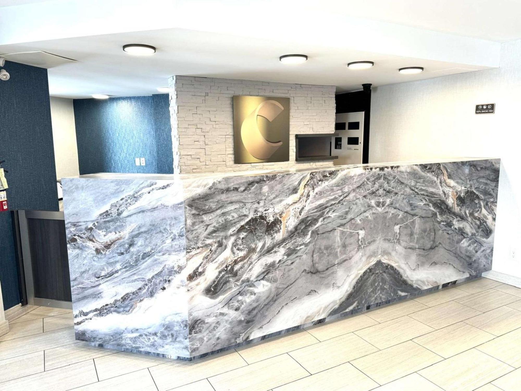 Comfort Inn Sainte-Catherine Εξωτερικό φωτογραφία