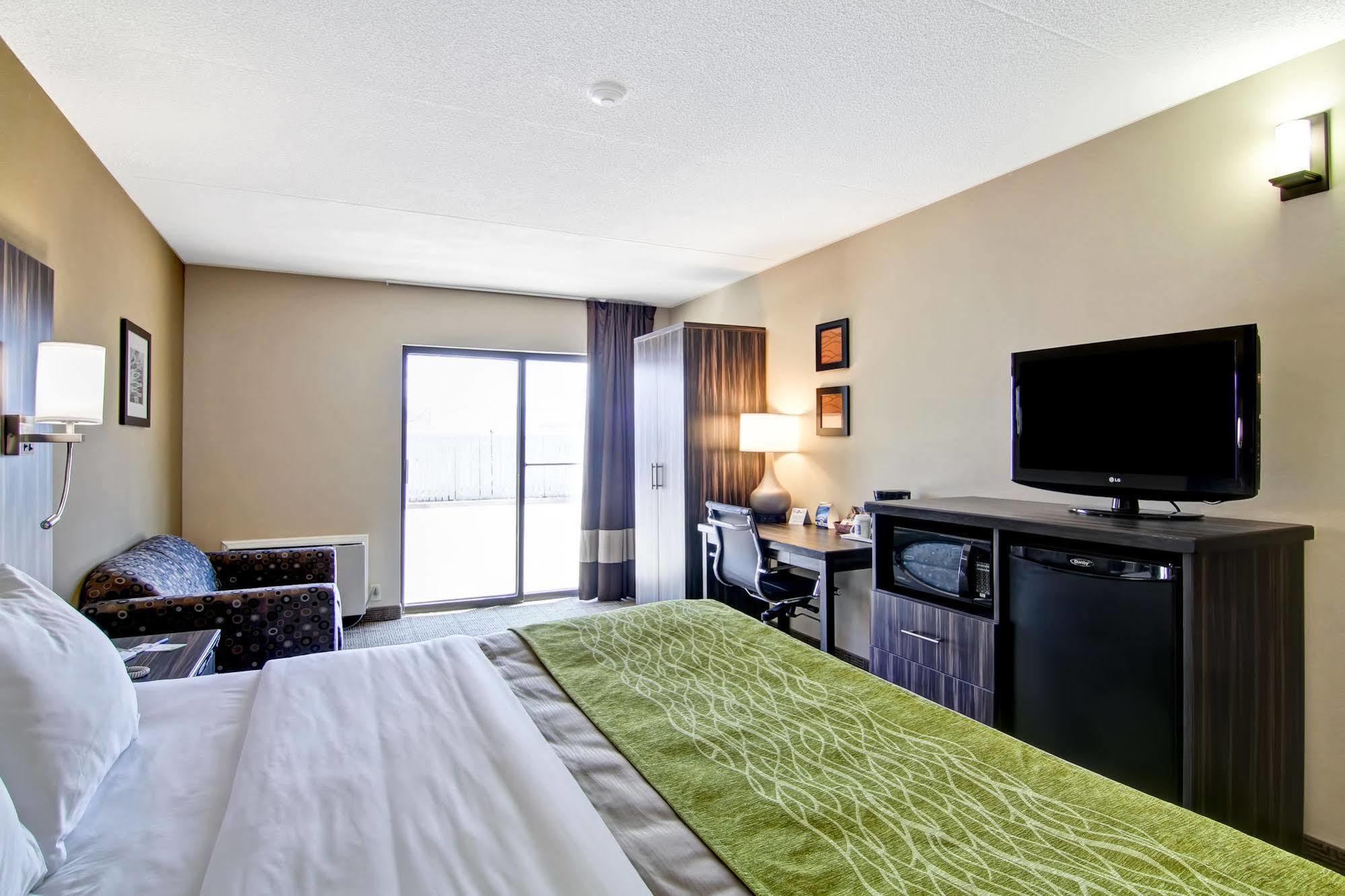 Comfort Inn Sainte-Catherine Εξωτερικό φωτογραφία